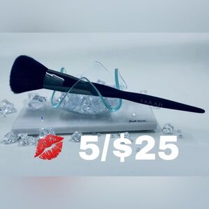 💋 F.A.R.A.H. Stippling 40FM Brush